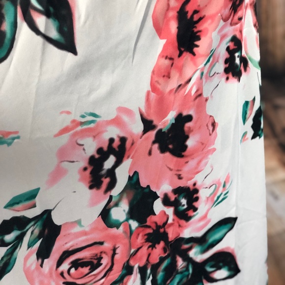 White Floral Printed Maxi Dress Various Size - Picture 7 of 8